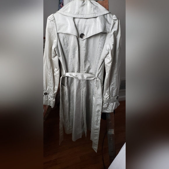 Guess, size small, lightly shimmering silver trench coat - Picture 3 of 6